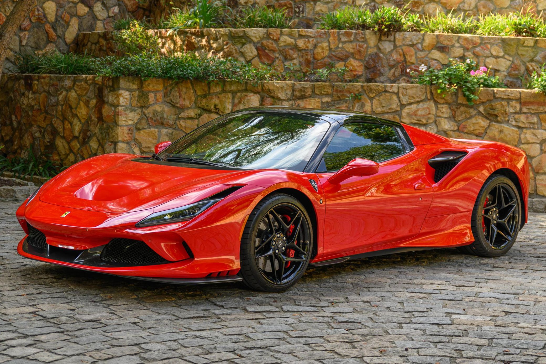 2023 Ferrari F8 supercar rental Dubai – exotic performance car rental with airport delivery by OX4 Car Rental