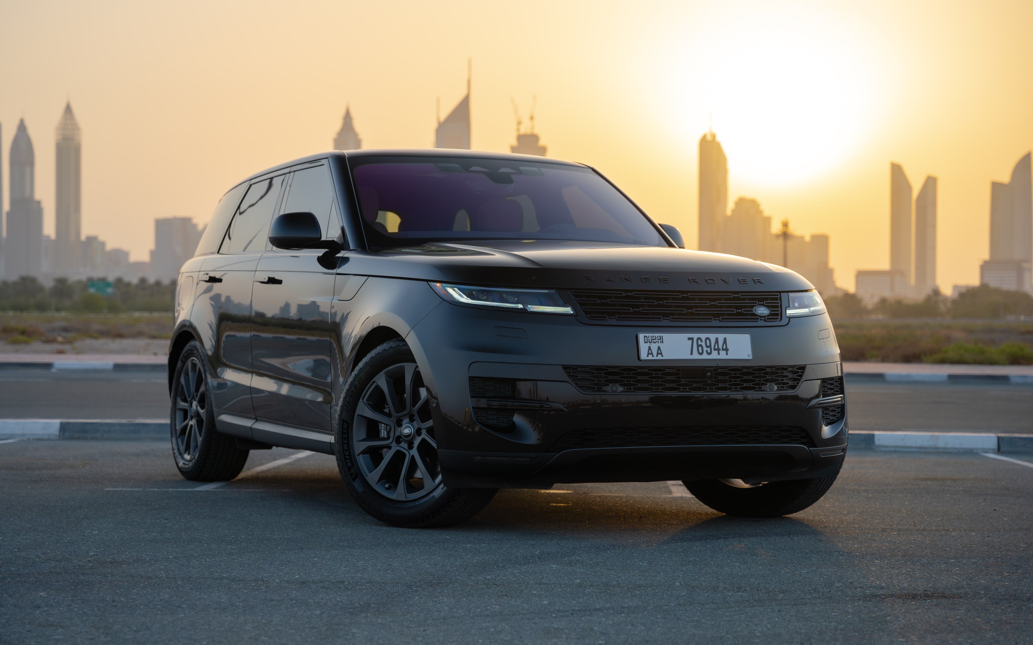 2023 Range Rover Sport luxury SUV rental Dubai – performance SUV rental with airport delivery by OX4 Car Rental
