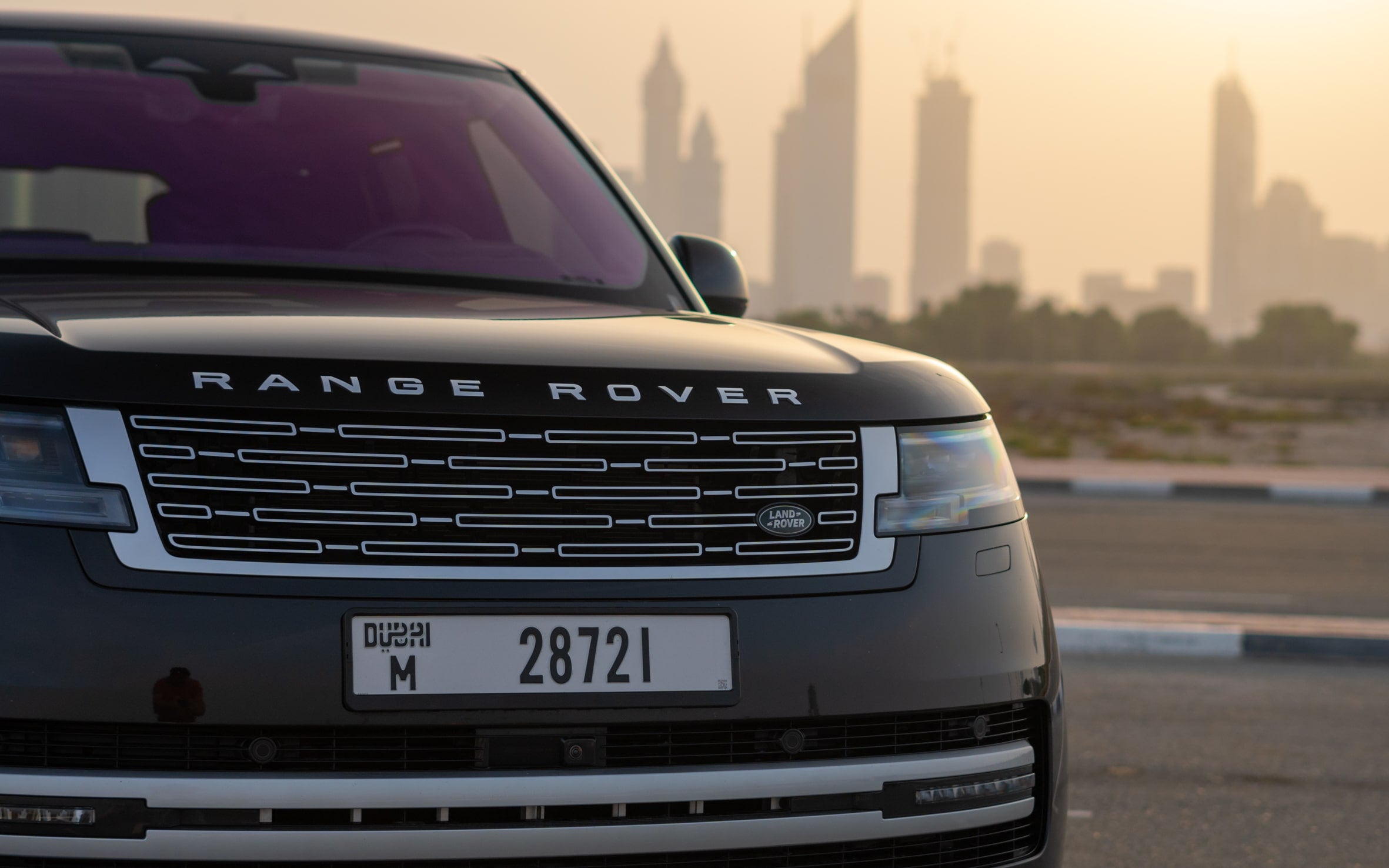 Range Rover Vogue front angle shot